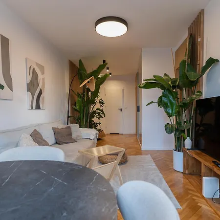 Concierge Kinowa Gardens Apartament *